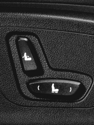 08_convenient-electric-front-seat-adjuster